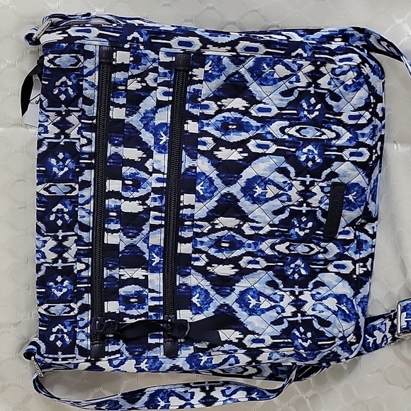 Vera Bradley Triple Zip Hipster-NWT - Picture 8 of 8
